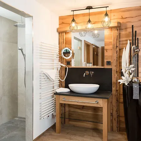 Alpenlove - Adult 4*